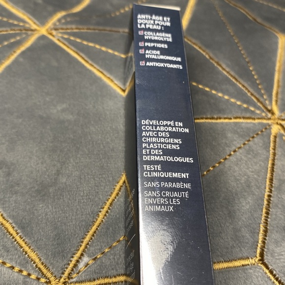 It’s Cosmetics bye bye under eye Waterproof concealer medium (light-medium) - Picture 3 of 6